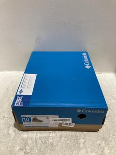 Lot 1106  
            Chesterfield SR44 - Parcel Delivery Only 

                
COLUMBIA NEWTON RIDGE WALKING BOOTS IN SIZE 8.5 UK (LOCATION: B1)