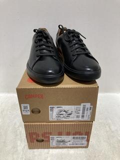 Lot 1121  
            Chesterfield SR44 - Parcel Delivery Only 

                
3 X ASSORTED TRAINERS TO INCLUDE CAMPER MENS TRAINERS IN BROWN/BLUE SIZE 4 UK (LO...