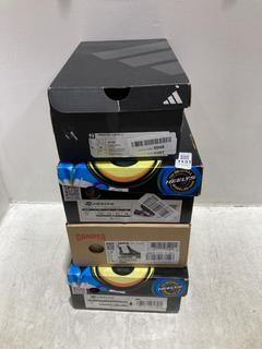 Lot 1131  
            Chesterfield SR44 - Parcel Delivery Only 

                
4 X ASSORTED KIDS SHOES TO INCLUDE PREDATOR LEAGUE II FOOTBALL BOOTS IN WHITE SIZ...