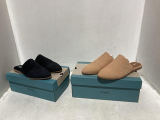 Lot 1136  
            Chesterfield SR44 - Parcel Delivery Only 

                
TOMS JADE SHOES IN HONEY LEATHER SIZE UK 8 TO INCLUDE TOMS JADE SHOES IN BLACK LE...