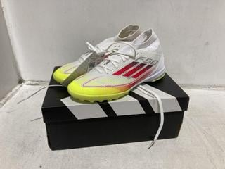 Lot 1140  
            Chesterfield SR44 - Parcel Delivery Only 

                
ADIDAS F50 LEAGUE FOOTBALL BOOTS IN WHITE SIZE UK 6.5 (LOCATION: B2)