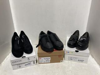 Lot 1141  
            Chesterfield SR44 - Parcel Delivery Only 

                
3 X ASSORTED SHOES TO INCLUDE FITFLOP RALLY SNEAKERS IN ALL BLACK SIZE UK 7 (LOCA...