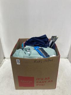 Lot 1150  
            Chesterfield SR44 - Parcel Delivery Only 

                
BOX OF ASSORTED KIDS CLOTHING TO INCLUDE ARENA JUNIOR SWIMMING COSTUME IN NAVY BL...