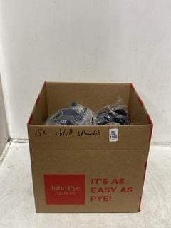 Lot 1160  
            Chesterfield SR44 - Parcel Delivery Only 

                
15 X ASSORTED ADULTS SPEEDO SWIMWEAR TO INCLUDE SPEEDO FULL BODY SWIMSUIT IN BLAC...