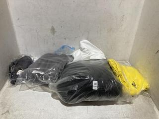 Lot 1192  
            Chesterfield SR44 - Parcel Delivery Only 

                
QTY OF ASSORTED ADULTS BRANDED CLOTHING TO INCLUDE NIKE POLO SHIRT IN WHITE LARGE...