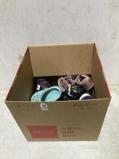 Lot 1209  
            Chesterfield SR44 - Parcel Delivery Only 

                
10 X ASSORTED KIDS SHOES TO INCLUDE CROCS CLASSIC CLOG IN SKY BLUE UK SIZE 9 (LOC...