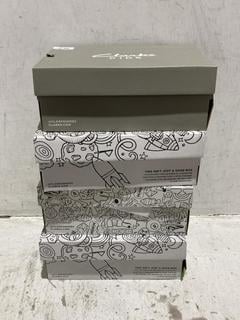 Lot 1223  
            Chesterfield SR44 - Parcel Delivery Only 

                
4 X ASSORTED CLARKS KIDS SHOES TO INCLUDE CLARKS LORCAM TRAIL O BOOTS IN DARK GRE...