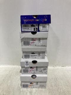 Lot 1241  
            Chesterfield SR44 - Parcel Delivery Only 

                
5 X ASSORTED KIDS SHOES TO INCLUDE CLARKS ROAMER SPORT TRAINER IN GREY COMBI SIZE...