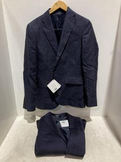 Lot 1267  
            Chesterfield SR44 - Parcel Delivery Only 

                
MENS REGULAR FIT LINEN SUIT JACKET IN NAVY UK SIZE 36 REG TO INCLUDE SELECTED HOM...