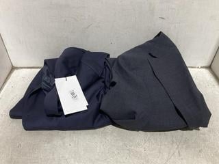Lot 1287  
            Chesterfield SR44 - Parcel Delivery Only 

                
3 X ASSORTED SELECTED HOMME MENS SUIT JACKETS TO INCLUDE SELECTED HOMME MENS SLIM...
