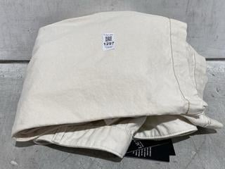 Lot 1297  
            Chesterfield SR44 - Parcel Delivery Only 

                
RALPH LAUREN CREAM DENIM SKIRT SIZE 20 SIZE TO INCLUDE LEON AND HARPER DUNGAREE C...