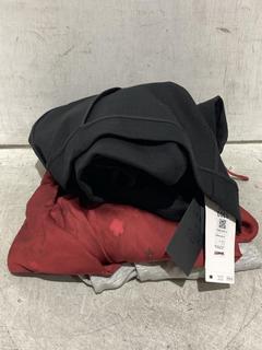 Lot 1303  
            Chesterfield SR44 - Parcel Delivery Only 

                
3 X ASSORTED ADULTS CLOTHES TO INCLUDE BLACK BLAZER - ORIGINAL RRP £229 (LOCATION...