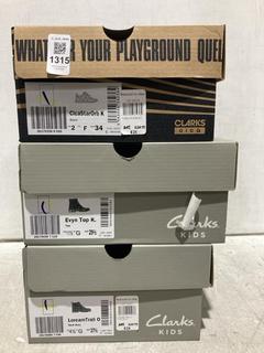 Lot 1315  
            Chesterfield SR44 - Parcel Delivery Only 

                
3 X ASSORTED SHOES TO INCLUDE BLACK SCHOOL TRAINERS SIZE 2 UK (LOCATION: B5)