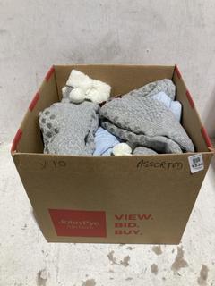 Lot 1334  
            Chesterfield SR44 - Parcel Delivery Only 

                
10 X ASSORTED ITEMS TO INCLUDE WOMENS FUR LINED SOCKS IN GREY (LOCATION: B6)