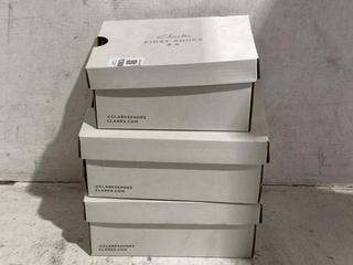 Lot 1360  
            Chesterfield SR44 - Parcel Delivery Only 

                
3 X ASSORTED KIDS SHOES TO INCLUDE CLARKS FIRST SHOES IN PINK SANDALS SIZE 4 KIDS...