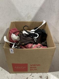 Lot 1366  
            Chesterfield SR44 - Parcel Delivery Only 

                
BOX OF ASSORTED UNDERWEAR TO INCLUDE PINK FLORAL BRA SIZE 30 DD (LOCATION: B6)