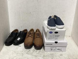 Lot 1468  
            Chesterfield SR44 - Parcel Delivery Only 

                
5 X ASSORTED SHOES TO INCLUDE CLARKS SHOES IN BLACK SIZE 6.5 UK (LOCATION: A1)