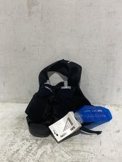 Lot 1475  
            Chesterfield SR44 - Parcel Delivery Only 

                
3 X ASSORTED ITEMS TO INCLUDE SALMON COLLAPSIBLE WATER BOTTLE (LOCATION: A1)