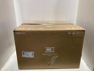 Lot 1483  
            Chesterfield SR44 - Parcel Delivery Only 

                
SAMSUNG MW4000D MICROWAVE OVEN - ORIGINAL RRP £169 (LOCATION: A2)
