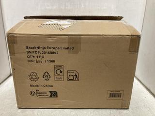 Lot 1575  
            Chesterfield SR44 - Parcel Delivery Only 

                
NINJA FOODI 3-IN-1 TOASTER - ORIGINAL RRP £129 (LOCATION: A5 )