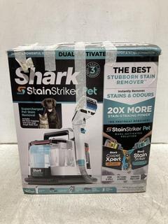 Lot 1577  
            Chesterfield SR44 - Parcel Delivery Only 

                
SHARK STANSTRIKER DUAL ACTIVATED CARPET CLEANER - ORIGINAL RRP £128 (LOCATION: A5 )