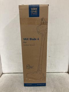 Lot 1615  
            Chesterfield SR44 - Parcel Delivery Only 

                
VAX BLADE 4 PET CORDLESS STICK VACUUM (LOCATION: A6)