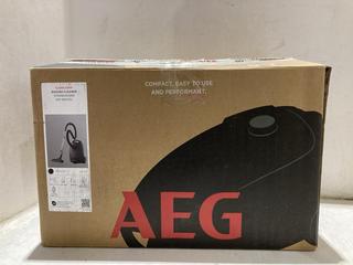 Lot 1634  
            Chesterfield SR44 - Parcel Delivery Only 

                
AEG CLEAN 3000 BAGGED VACUUM CLEANER (LOCATION: A7)