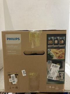 Lot 1696  
            Chesterfield SR44 - Parcel Delivery Only 

                
PHILIPS 5000 SERIES DUAL BASKET AIR FRYER IN BLACK (LOCATION: A9)