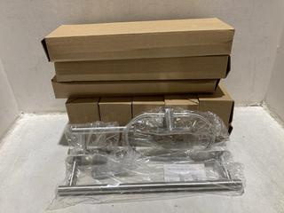 Lot 1713  
            Chesterfield SR44 - Parcel Delivery Only 

                
QTY OF ASSORTED HOME ITEMS TO INCLUDE BATHROOM TOWEL HOOK IN SILVER (LOCATION: A10)