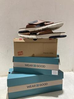 Lot 1723  
            Chesterfield SR44 - Parcel Delivery Only 

                
4 X ASSORTED ADULTS SHOES TO INCLUDE FITFLOP ERGO FLIP FLOPS IN GOLD UK SIZE 5 (L...