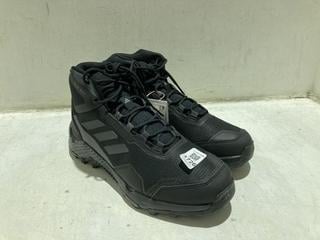 Lot 1726  
            Chesterfield SR44 - Parcel Delivery Only 

                
ADIDAS TERREX RAIN DRY BOOTS IN BLACK UK SIZE 8.5 (LOCATION: A10)