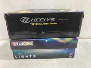 Lot 1784  
            Chesterfield SR44 - Parcel Delivery Only 

                
HEELYS WHEELED TRAINERS IN MULTICOLOUR UK SIZE 2 TO INCLUDE GEOX LIGHTS MESH + TU...