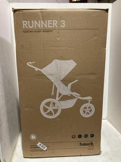 Lot 1785  
            Chesterfield SR44 - Parcel Delivery Only 

                
HAUCK RUNNER 3 PUSHCHAIR BUGGY IN OLIVE/BLACK (LOCATION: A13)