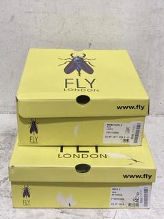 Lot 311  
            Chesterfield SR44 - Parcel Delivery Only 

                
FLY LONDON RUG CAMEL BOOTS IN UK SIZE 7 TO INCLUDE FLY LONDON RUG DARK BROWN BOOT...