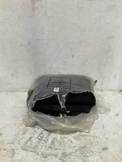 Lot 326  
            Chesterfield SR44 - Parcel Delivery Only 

                
OSPREY WETSUIT IN BLACK SIZE ST (LOCATION: F8)