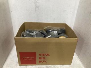 Lot 372  
            Chesterfield SR44 - Parcel Delivery Only 

                
12 X THERMAL FLEECE BLANKET IN BLACK SIZE 150 X 120CM (LOCATION: E1)