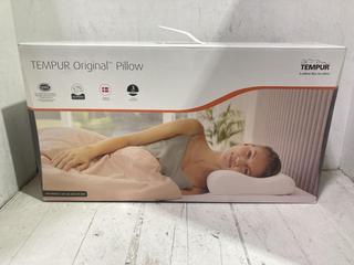 Lot 782  
            Chesterfield SR44 - Parcel Delivery Only 

                
TEMPUR ORIGINAL PILLOW - SIZE: QUEEN LARGE - ORIGINAL RRP £130 (LOCATION: D6)