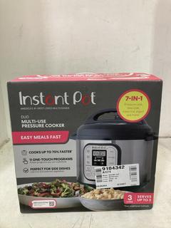 Lot 821  
            Chesterfield SR44 - Parcel Delivery Only 

                
INSTANT POT 7-IN-1 DUO MULTI-USE PRESSURE COOKER - ORIGINAL RRP £128 (LOCATION: D7)