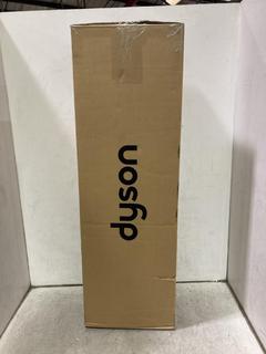 Lot 835  
            Chesterfield SR44 - Parcel Delivery Only 

                
DYSON ANIMAL BALL VACUUM - ORIGINAL RRP £279 (LOCATION: D8)