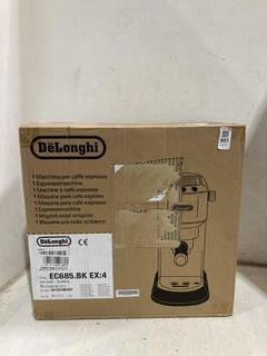 Lot 901  
            Chesterfield SR44 - Parcel Delivery Only 

                
DELONGHI DEDICA EC685.BK ESPRESSO MACHINE - ORIGINAL RRP £149 (LOCATION: C2)