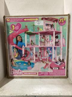 Lot 924  
            Chesterfield SR44 - Parcel Delivery Only 

                
BARBIE DREAMHOUSE PLAYSET - ORIGINAL RRP £149 (LOCATION: C3)