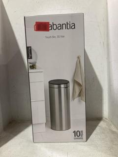 Lot 925  
            Chesterfield SR44 - Parcel Delivery Only 

                
BRABANTIA TOUCH 30L BIN IN MATTE BLACK (LOCATION: C3)