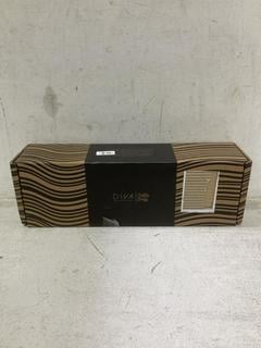 Lot 928  
            Chesterfield SR44 - Parcel Delivery Only 

                
DIVA PRO STYLING CREATIVE ENERGY HAIR TOOL (LOCATION: C3)