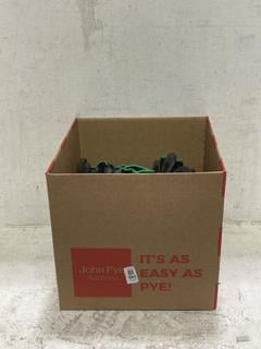 Lot 993  
            Chesterfield SR44 - Parcel Delivery Only 

                
36 X PORTWEST A129 9L SAFETY GLOVES IN BLACK (LOCATION: C5)