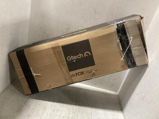 Lot 1047  
            Chesterfield SR47 - Parcel Delivery Only 

                
GTECH AIR FOX PLATINUM CORDLESS STICK VACUUM CLEANER ORIGINAL RRP £229 (LOCATION:...