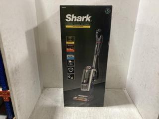Lot 1053  
            Chesterfield SR47 - Parcel Delivery Only 

                
SHARK CORDED UPRIGHT VACUUM CLEANER ORIGINAL RRP £299 - MODEL NO. NZ801UKT (LOCAT...