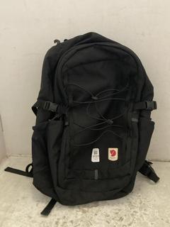 Lot 1131  
            Chesterfield SR47 - Parcel Delivery Only 

                
FJALL RAVEN SKULE BACKPACK IN BLACK (LOCATION: A1)
