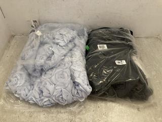Lot 1138  
            Chesterfield SR47 - Parcel Delivery Only 

                
KIN SLIM JACKET IN BLACK SIZE 36R TO INCLUDE YAS YASROSIVA 2/4 MIDI DRESS IN BLUE...