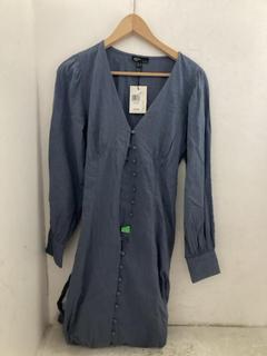 Lot 1139  
            Chesterfield SR47 - Parcel Delivery Only 

                
FABIENNE CHAPOT STERRE LS TOP IN BLACK SIZE 16 TO INCLUDE NOBODYS CHILD SHANNON M...