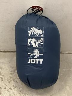 Lot 1146  
            Chesterfield SR47 - Parcel Delivery Only 

                
JOTT NICO PACKABLE DOWN JACKET IN NAVY SIZE M (3512271) (LOCATION: A1)